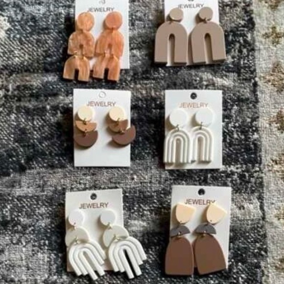 Geometric neutral drop earrings - Picture 8 of 9